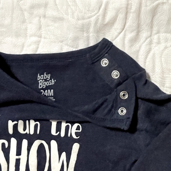 🔖2 Longsleeve Onsies 24 Months Baby B’gosh and Carters - Picture 7 of 8